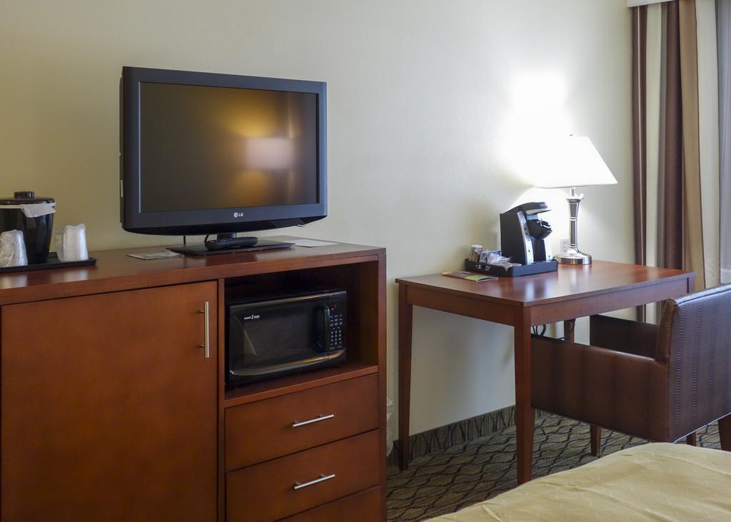 Country Inn & Suites By Radisson, Mishawaka, In South Bend Buitenkant foto