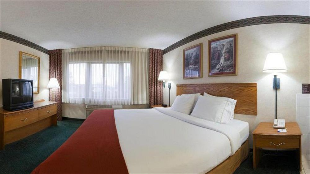 Country Inn & Suites By Radisson, Mishawaka, In South Bend Buitenkant foto